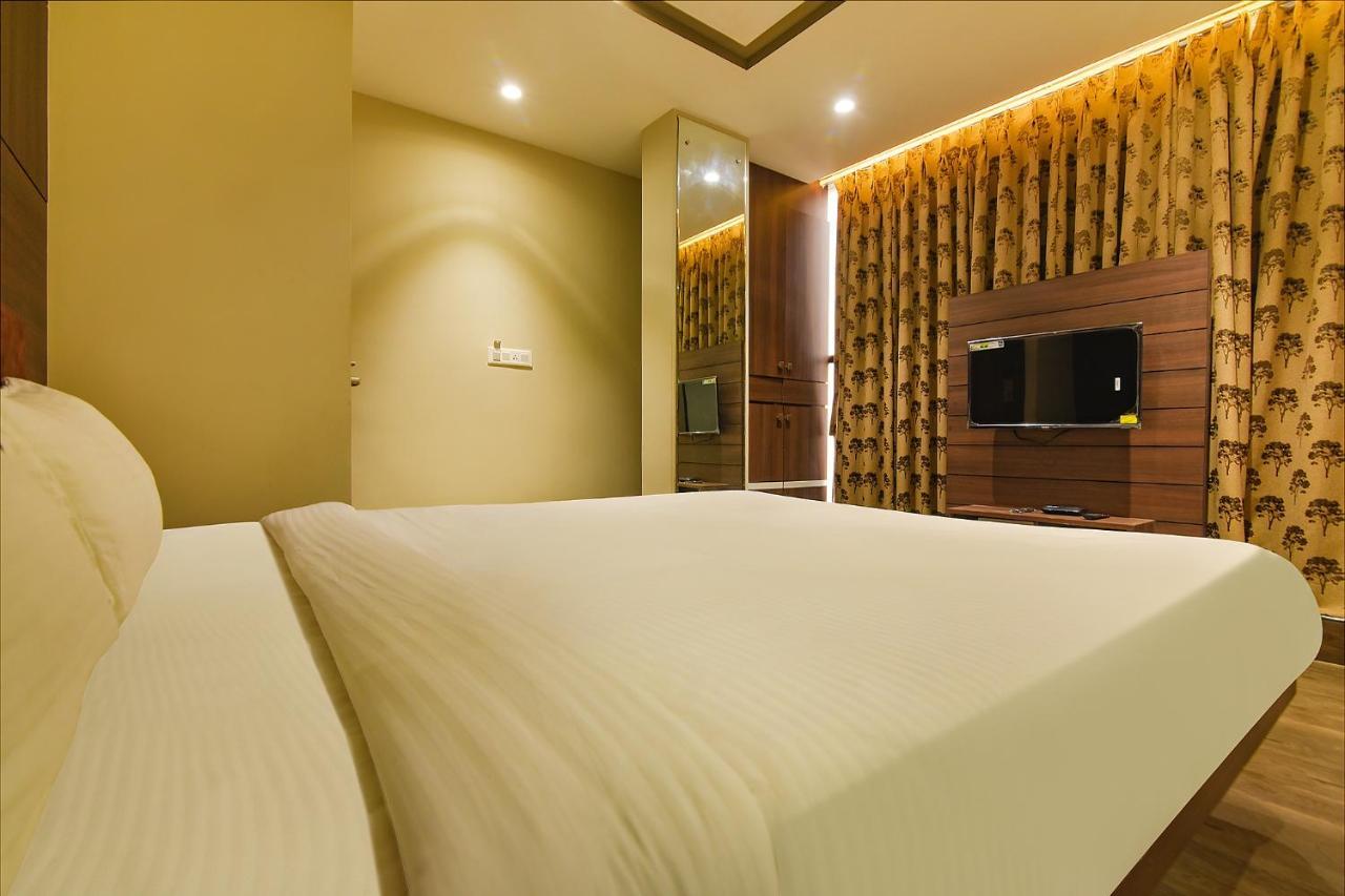 Fabhotel Eros 282 - Nr Sreebhumi Calcutta Buitenkant foto